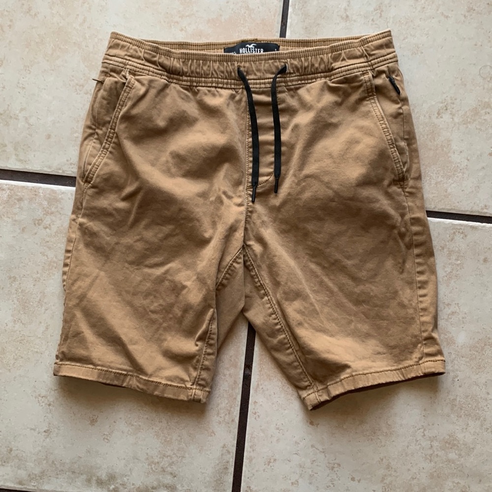 Comfortable Men jogger shorts! From Hollister